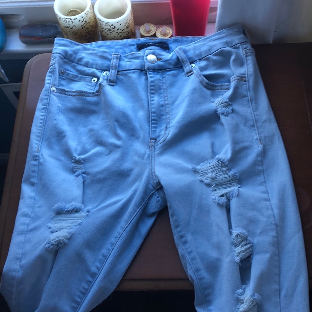 Aeropostale ripped skinny jeans